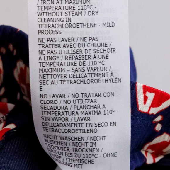 Gucci Navy and Red Monogram Silk Shorts - Picture 10 of 16